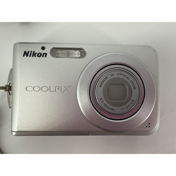 Nikon CoolPix S202 Compact Digital Camera Zoom Charger, Manuals Tested Working - Picture 4 of 11